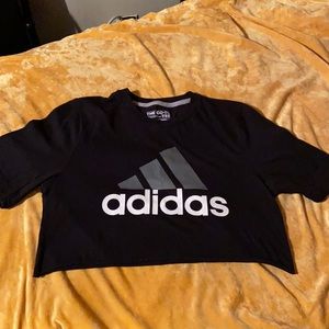 Cropped Adidas top size LARGE 14-16 IN YOUTH fits like a medium in women’s.